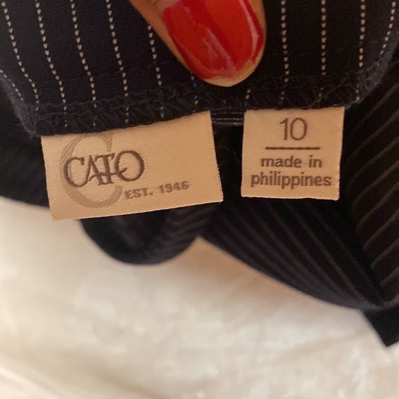 Womens Comfy Navy Blue Striped
Cato Flat Front Skirt Size 10 Very cute 
Mini - Picture 5 of 6